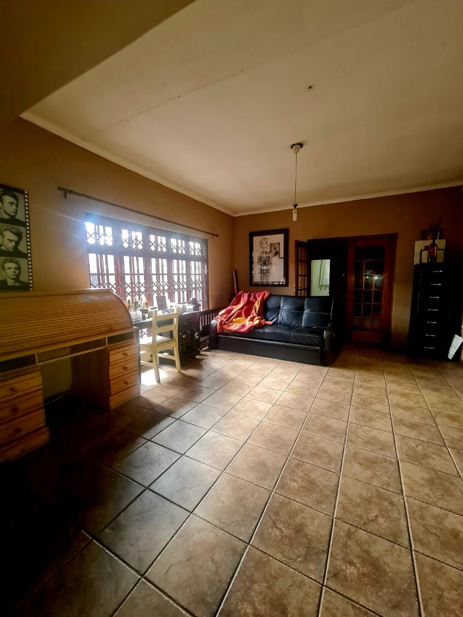 5 Bedroom Property for Sale in Sasolburg Free State